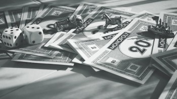 信用卡里面的钱可以取出来吗？能转到银行卡吗？