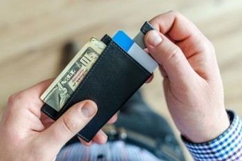 信用卡最低额度多少钱？第一次能刷多少？