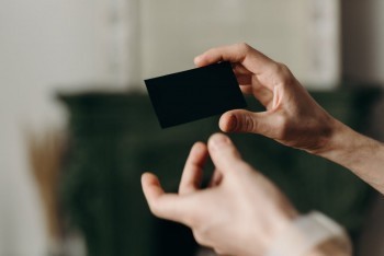 信用卡账单多还的钱怎么办？会影响信用吗？