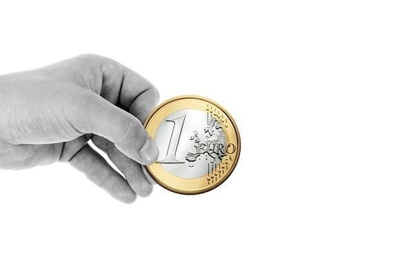 广发信用卡额度2万却要还4万