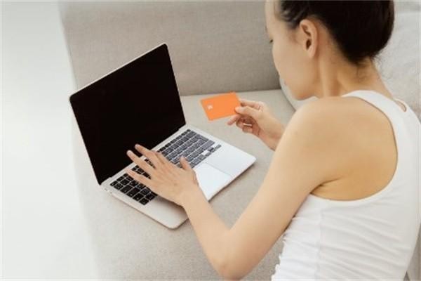 欠建行信用卡十万会坐牢吗