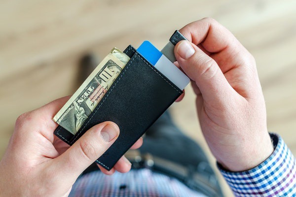 申请信用卡单位电话怎么填写？用微信申请可靠吗？