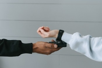 信用卡想分期怎么弄啊？有哪些方面的负面影响？