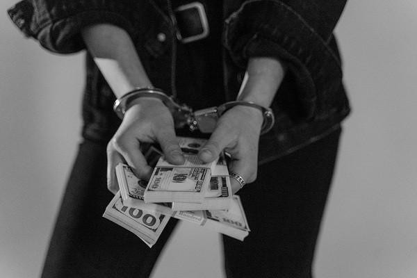 金条能申请减免利息吗，逾期申请减免利息需要什么材料