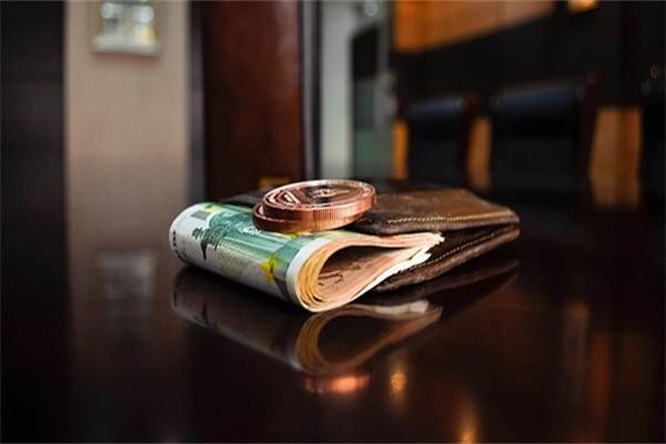 欠花呗借呗3万逾期1年要还多少