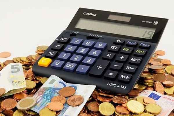 怎么跟借呗协商免除违约金呢，借呗欠款无力偿还会被起诉坐牢吗