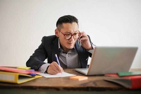 网贷逾期找法务协商延期还会爆通讯录吗