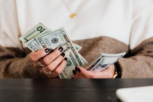 来分期逾期结清两年后能借吗？逾期后果有哪些
