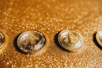 信用卡逾期可以贷款买房吗?信用卡逾期怎么办理停息分期?