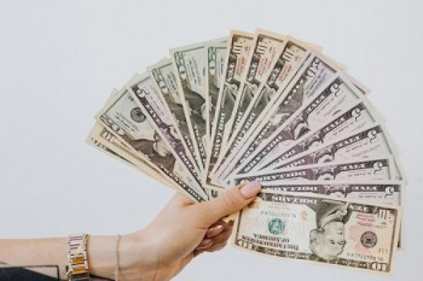 2022年对于信用卡逾期的处理方法是什么？后果有哪些？