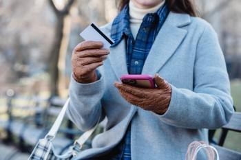 进监狱信用卡逾期利息能免吗？利息太高怎么申诉？