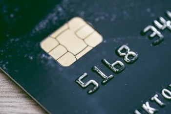 信用卡逾期了两天有影响吗？信用卡逾期会被起诉坐牢吗？