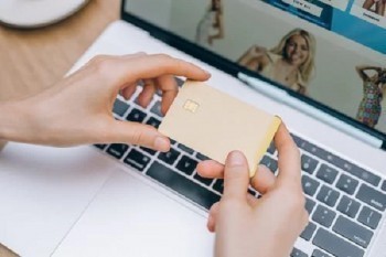 信用卡逾期影响公积金贷款吗？逾期影响车贷吗？
