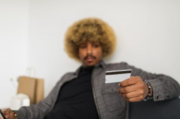 欠信用卡3万被起诉会坐牢吗？欠信用卡3万有什么后果？