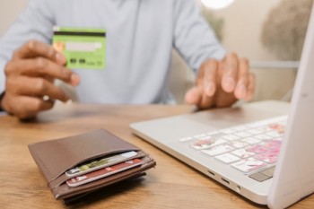 信用卡逾期三年可以协商还本金吗?实在还不上怎么和银行协商?