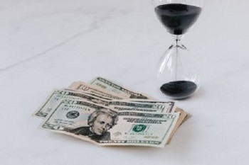 信用卡不小心逾期一天会怎样？被冻结后何时能恢复正常？