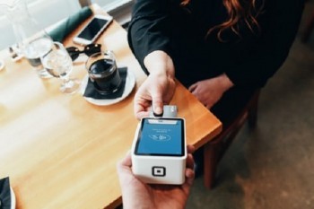 因为坐牢信用卡逾期了怎么办？信用卡逾期是怎么定义的？